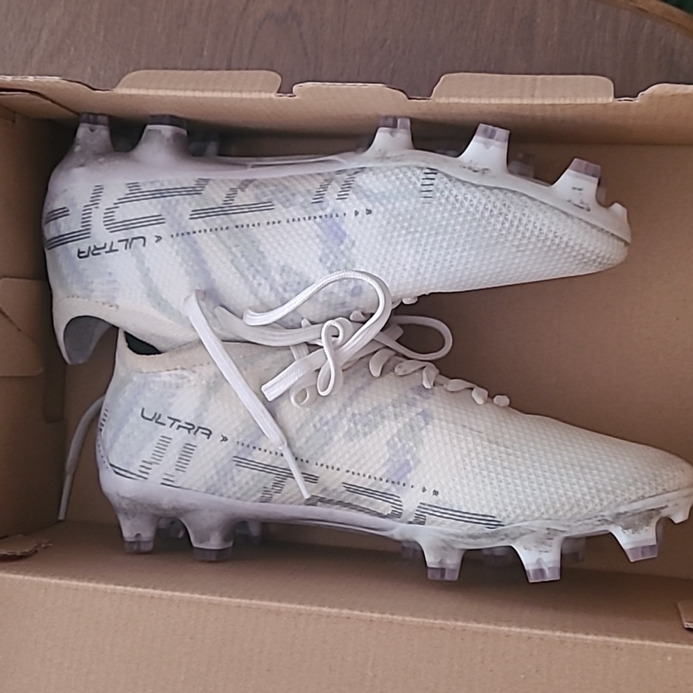 Puma white womens 6 cleats